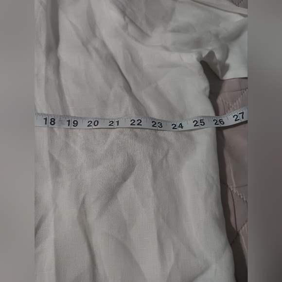 100% Linen, Ruby Rd. White Scalloped V-Neck Blouse - Picture 7 of 7